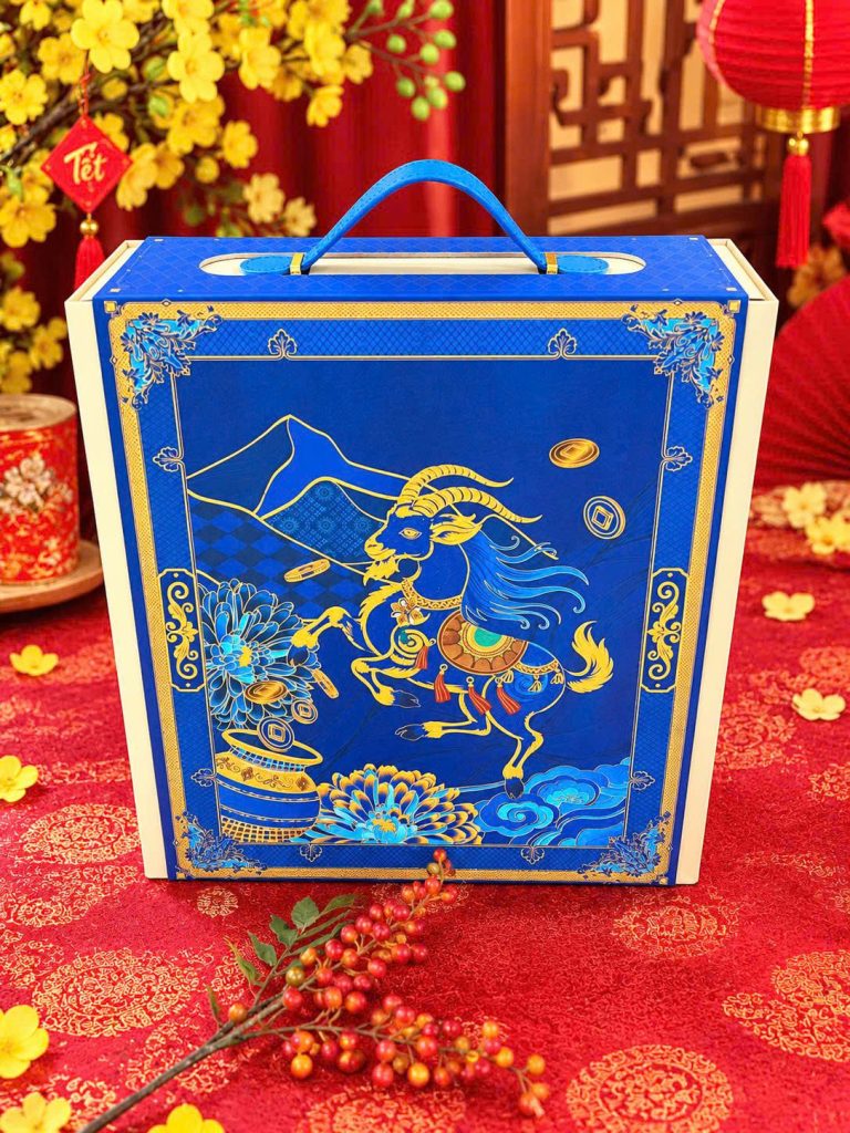 Hộp quà tết dạng vali màu xanh dương có quai xách