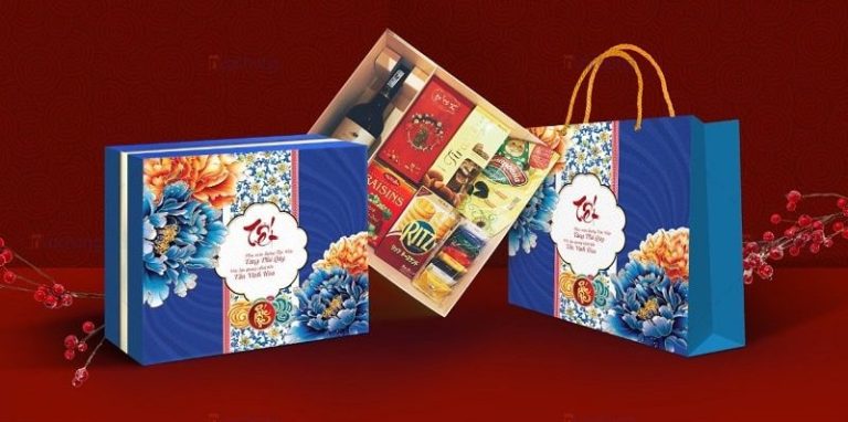 Hộp quà tết màu xanh họa tiết hoa mẫu đơn, kèm túi giấy đồng bộ